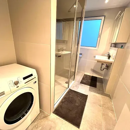 Designer In Erstbezug 75 Tv Mit Netflix Und Offene Kueche Wehome Premium * Sinsheim