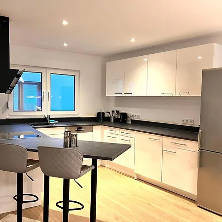 Designer In Erstbezug 75 Tv Mit Netflix Und Offene Küche Wehome Premium Apartamento Sinsheim